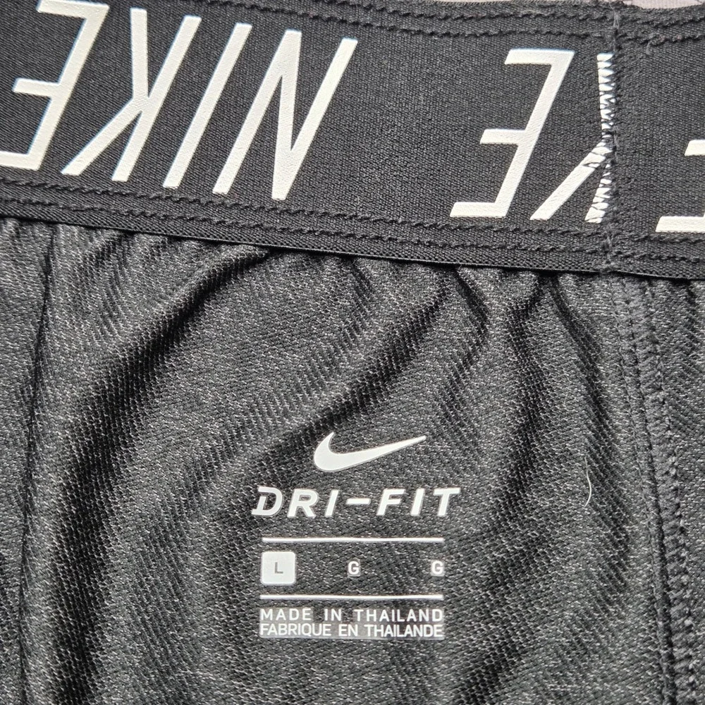 Nike Dri-FIT Womens Training Shorts Charcoal Heather Grey Size Large